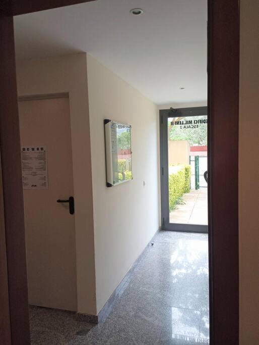 Apartamento En Primera Linea De Mar Rosas Exteriör bild