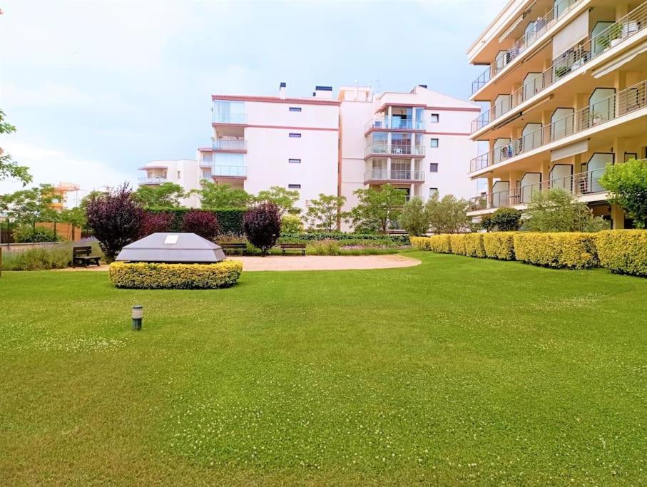 Apartamento En Primera Linea De Mar Rosas Exteriör bild
