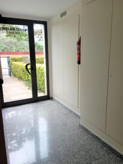 Apartamento En Primera Linea De Mar Rosas Exteriör bild